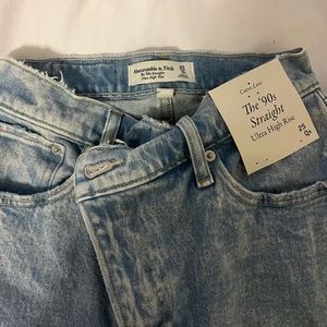 Abercrombie & Fitch the curve love 90s straight ultra high rise size 25 regular